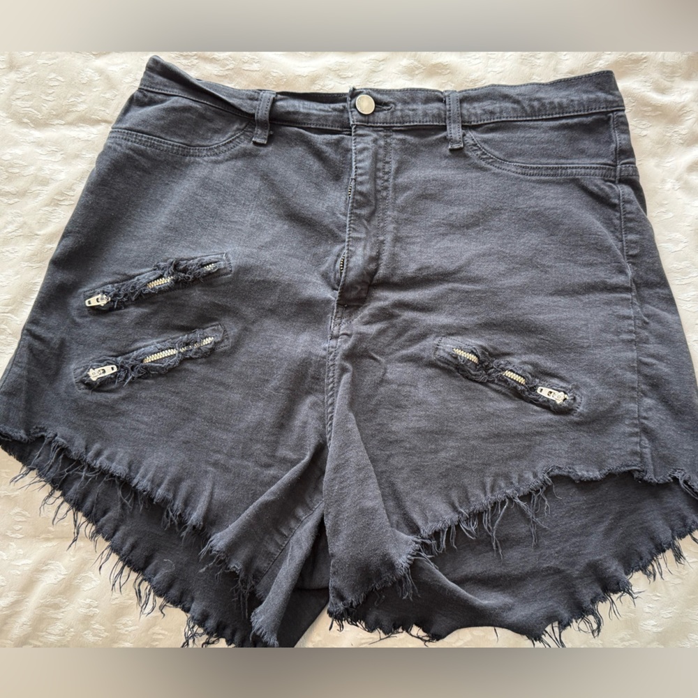 Fashion Nova Gray Jean Shorts with Frayed Hem and Zipper Accents
